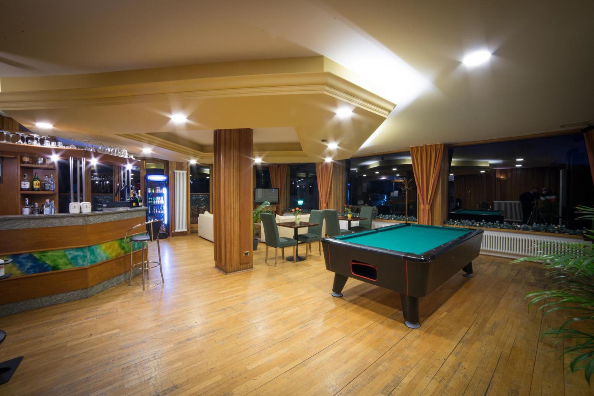 Hg Hotel Italia Brusson Εξωτερικό φωτογραφία