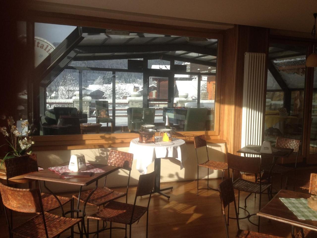 Hg Hotel Italia Brusson Εξωτερικό φωτογραφία